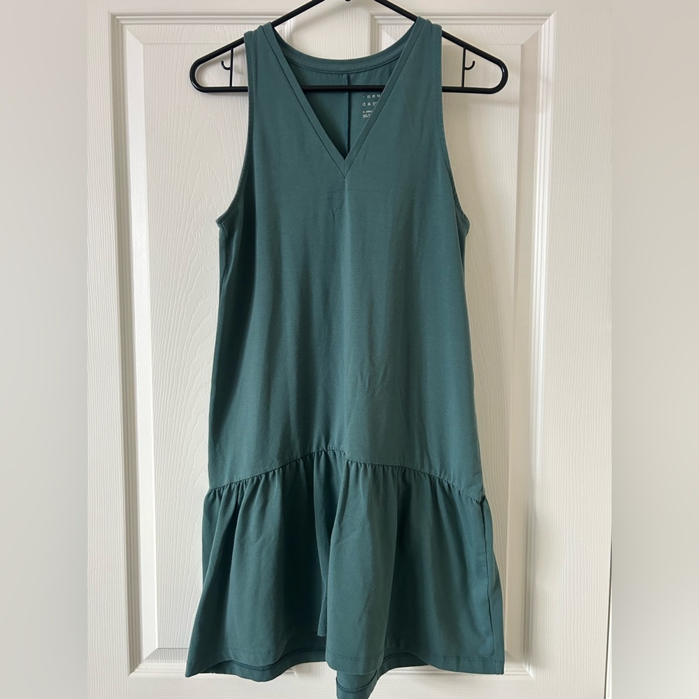 A New Day Green Sleeveless V-Neck Mini Dress